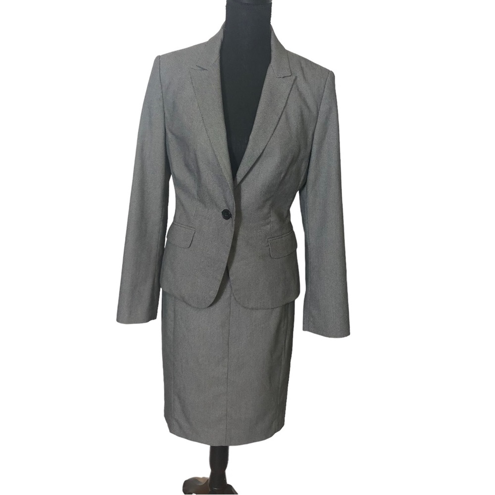 Express Design Studio, 2 Piece set, skirt & blazer, size 8, EUC